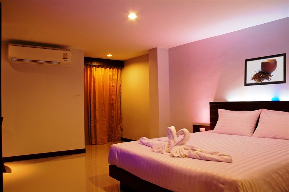 Oyo 373 Mc Ginger House Hotel Patong Kültér fotó