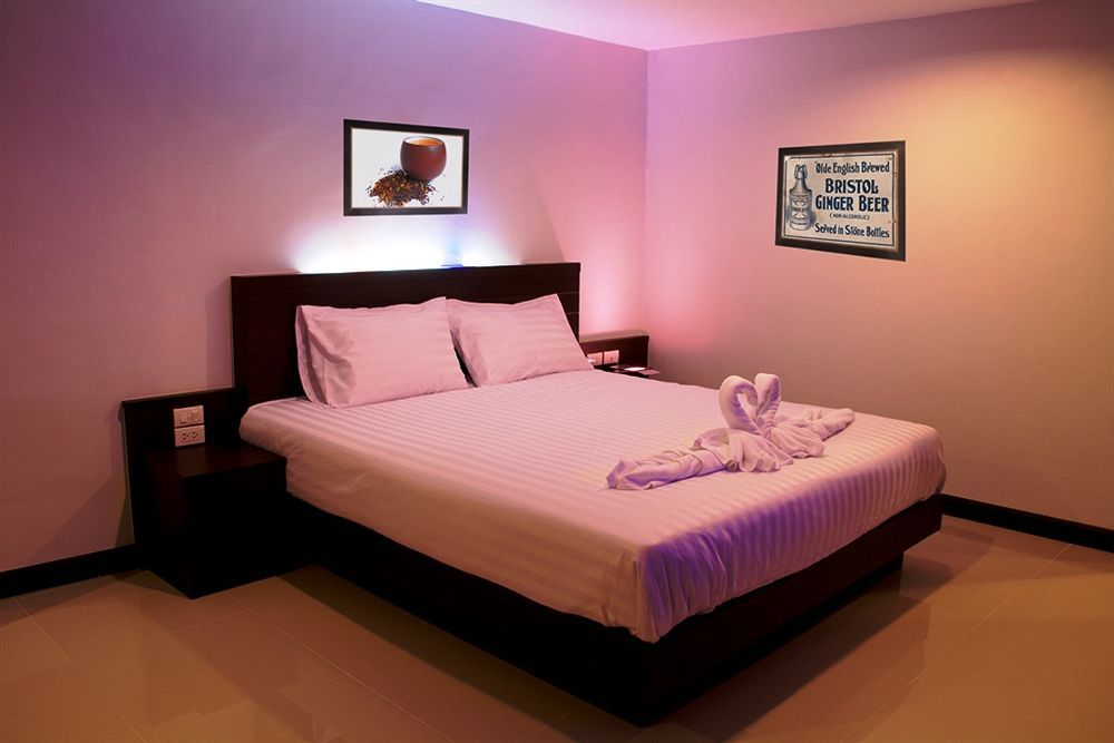 Oyo 373 Mc Ginger House Hotel Patong Kültér fotó