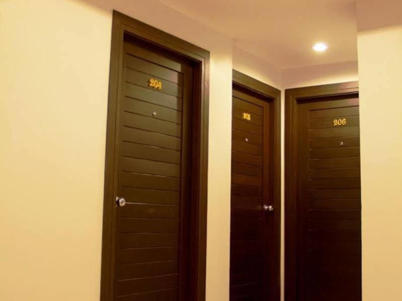 Oyo 373 Mc Ginger House Hotel Patong Kültér fotó