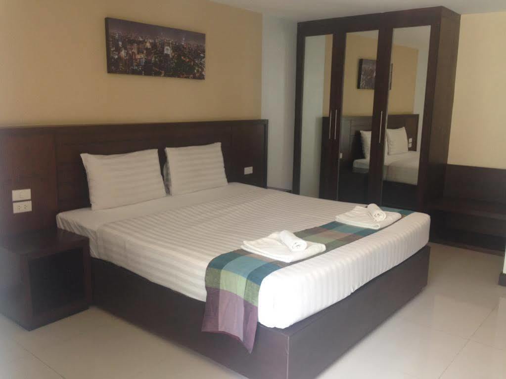 Oyo 373 Mc Ginger House Hotel Patong Kültér fotó