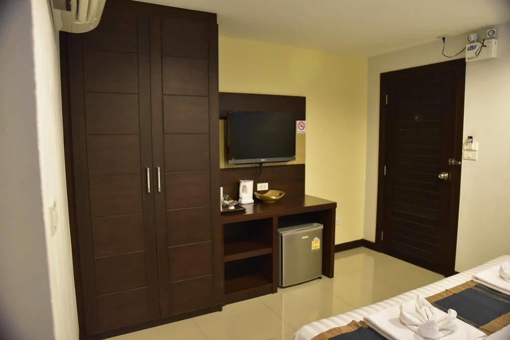 Oyo 373 Mc Ginger House Hotel Patong Kültér fotó